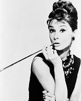 audrey-hepburn-cigarette-holder-1