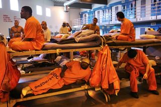 CA-overcrowded-prisons-LAT