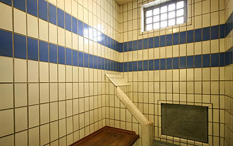thefix_police cell