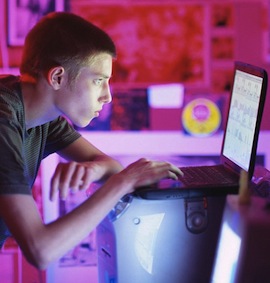 article-2160470-1384464C000005DC-389_634x541