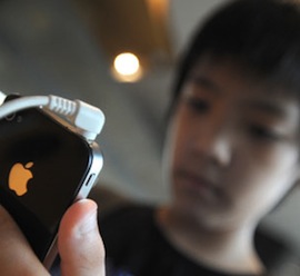 A-South-Korean-boy-uses-a-008