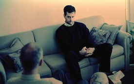 Photolibrary_rf_photo_of_man_with_in_therapy_session