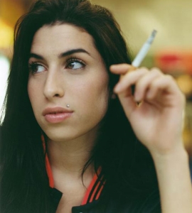 winehouse smoking