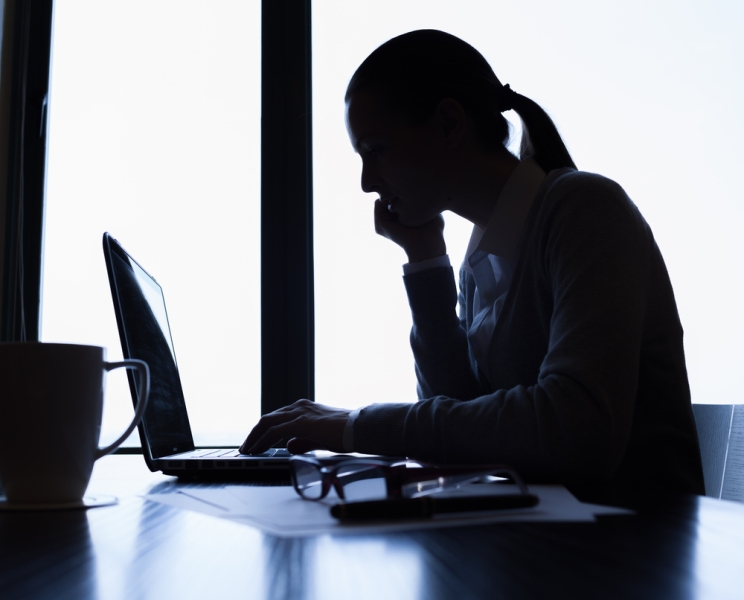 woman silhouette laptop