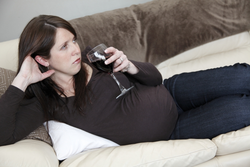 pregnant woman wine