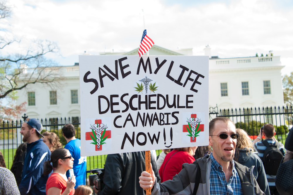 Marijuana Activists Light Up In Front Of White House for Reclassification