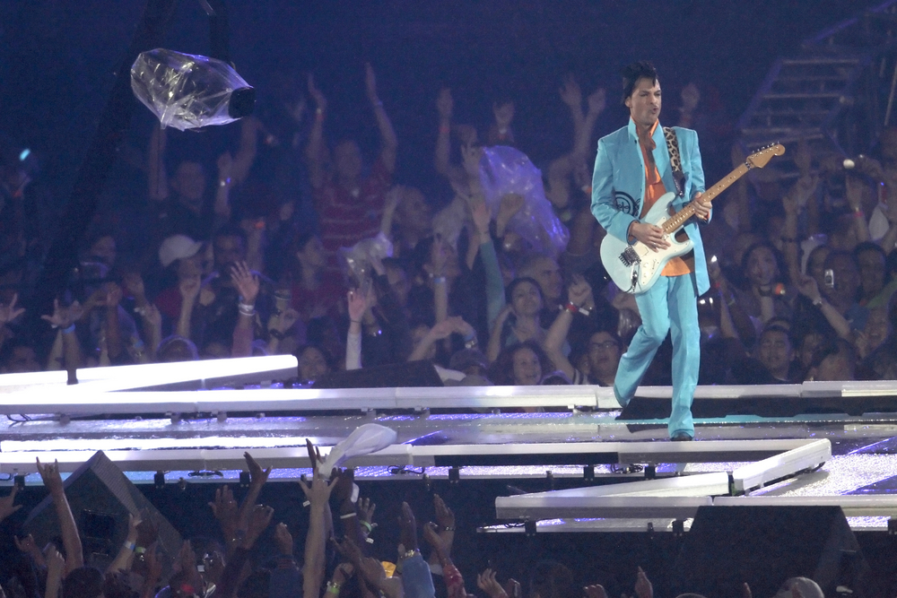 Prince performs during half-time for Super Bowl XLI