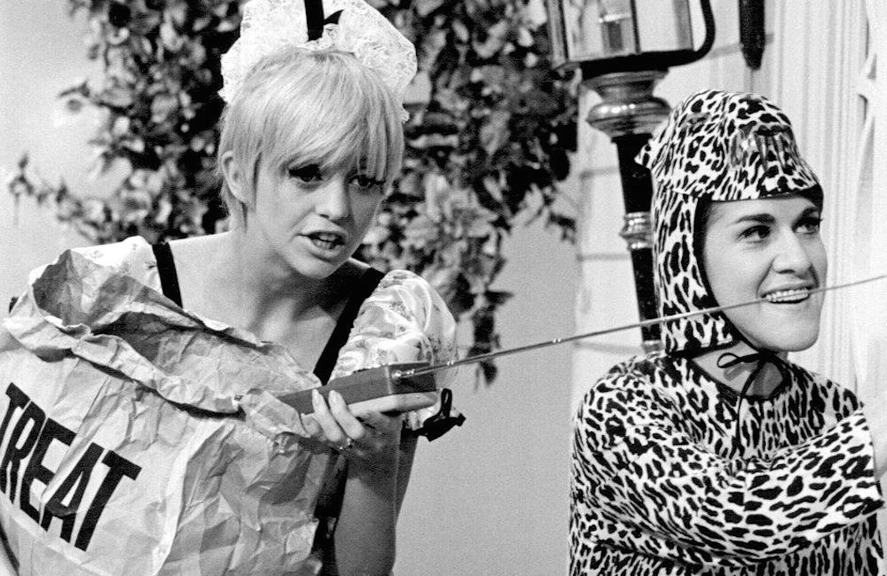 Goldie Hawn and Ruth Buzzi in 'Rowan & Martin's Laugh-in'