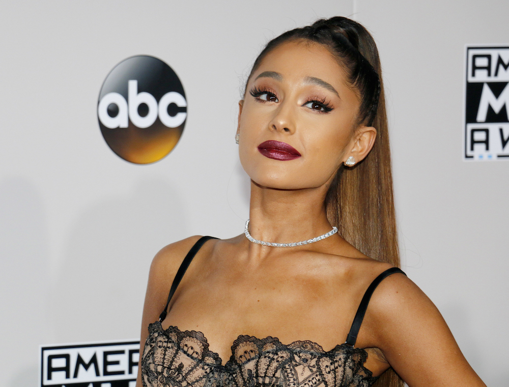 Ariana Grande touted the benefits of therapy on Twitter