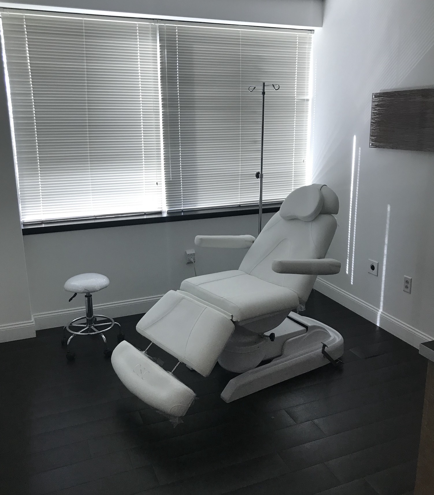 Treatment room at BrainSpark Health, NAD therapy